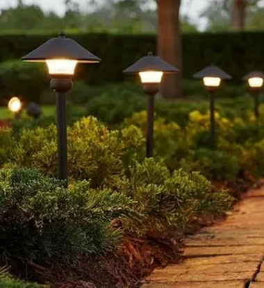 Landscaping lighting installation North Vancouver by Edgewater Irrigation & Lighting